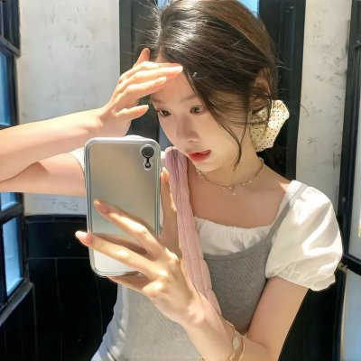 发明接吻的女孩